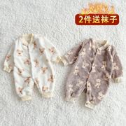 日本婴儿连体衣秋冬季套装新生儿衣服法兰绒宝宝睡衣防踢珊瑚绒秋