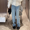 欧货白色雪花设计感牛仔裤女2023年冬装加绒加厚浅蓝色直筒裤