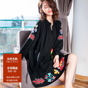 新中式春装大码国风喇叭袖，刺绣v领时髦减龄雪纺连衣裙度假民族风