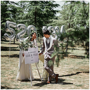 婚纱摄影外景旅拍道具银色数字字母铝箔气球婚礼白纱场景展架画架