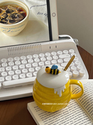 可爱蜂蜜马克杯创意水杯陶瓷，带盖勺水杯早餐杯办公室咖啡杯伴手礼