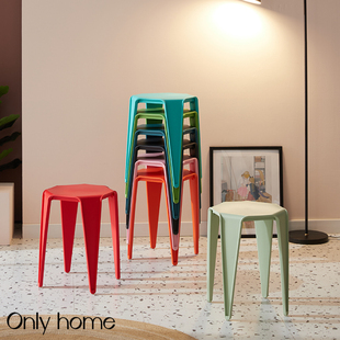 塑料凳子加厚家用餐桌板凳圆凳，可叠放高凳子时尚，创意北欧简约椅子