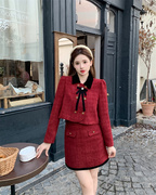 法式红色小香风套装，女秋冬轻奢蝴蝶结上衣，加半身短裙两件套