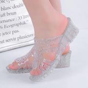 凉鞋女夏季2023水晶塑料凉鞋，高跟厚底女凉拖鞋，妈妈坡跟室外凉拖鞋