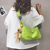 绿色帆布包包女2024休闲百搭斜挎包，尼龙运动包旅行单肩包背包