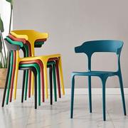 北欧塑料牛角椅子靠背椅家用餐椅，办公椅会议椅可叠放凳子餐厅椅子