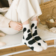 珊瑚绒秋冬天卡通奶牛图案，加厚加绒保暖地板，袜睡眠袜子女月子袜