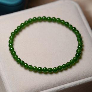 深绿色绿玉髓手链单圈细款小珠子，很像碧玉森系冷淡风优雅古典手饰