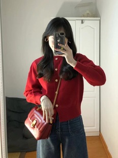 复古红色毛衣女短款慵懒软糯针织开衫法式别致显瘦灯笼袖外套套装