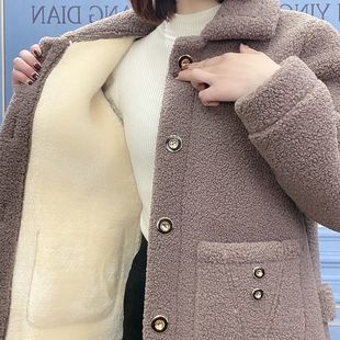 羊羔毛外套(毛外套)女秋冬装加厚加绒皮毛一体妈妈，装中长款颗粒绒大衣