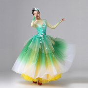 绿色开场舞盛开舞蹈演出服装大裙摆，连衣裙歌伴舞飘逸灯火里的中国