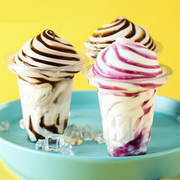 蒙牛随变雪糕旋顶杯冰淇淋酸奶蓝莓味香草巧克力味网红冰激凌杯