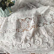 白色双边纯棉镂空牛奶丝绣花面料立体花朵，刺绣衣裙窗帘女装布料