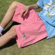 粉红色冰丝短裤男美式高街五分裤夏季薄款运动速干沙滩裤彩色裤子