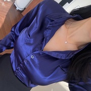 韩国东大门气质女人味性感紧身显身材翻领缎面长袖衬衫女上衣