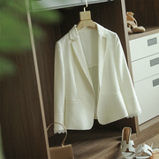 白色休闲小西装女短款修身外套春秋薄款长袖时尚气质西服职业正装