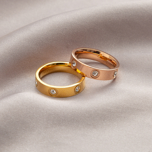 轻奢小众设计高级感钛钢，满钻戒指女时尚，个性食指戒不掉色情侣指环