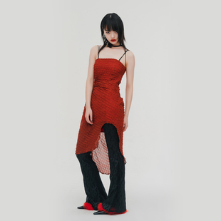 柿子红色盘花吊带高级感连衣裙小众设计气质裙不规则长裙