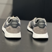 阿迪达斯Adidas男子轻便透气低帮缓震运动休闲灰色跑步鞋 GX1740