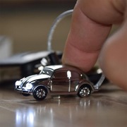 德国Troika甲壳虫钥匙扣 大众汽车男士钥匙圈 创意发光小电筒挂件