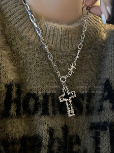 朋克秋冬季十字架高级项链，女长款嘻哈酷毛衣链子，卫衣链配饰男生潮