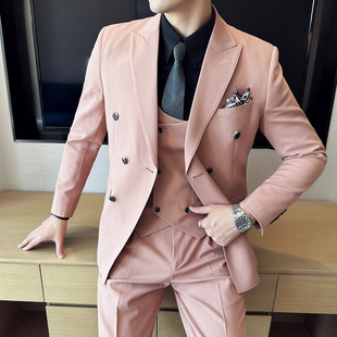 粉红色西服套装男韩版修身双排扣西装三件套帅气新郎结婚礼服外套