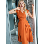 绝色气质简约知性，优雅通勤女装橘色v领收腰，连衣裙裙长裙夏季
