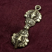 尼泊尔金刚杵工艺品吊坠黄铜铸造工艺，十几年老库存，现已不多见