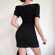 小众黑白撞色连衣裙女夏季ins褶皱显胸法式气质性感短裙子