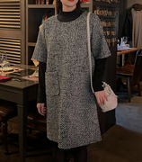 韩国大码女装2023冬装时尚圆领显瘦后拉链直通短袖连衣裙