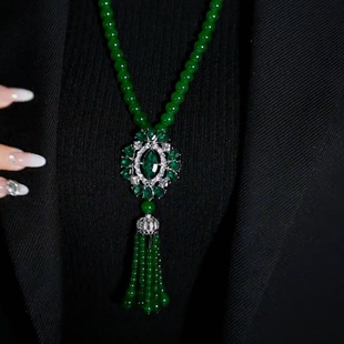 高级感祖母绿玛瑙串珠水晶项链，流苏毛衣链，时尚大气长款吊坠配饰品