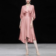 夏季女装2023气质复古法式橘粉色收腰显瘦缎面连衣裙长裙裙子