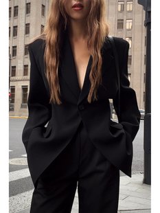 nevahu黑色西装外套女设计感小众2024春季显瘦休闲长袖西服