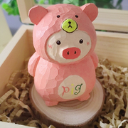 粉色熊熊猪公仔实木雕刻可爱卡通房间装饰工艺品，闺蜜儿童小众礼物
