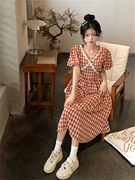 2024夏季韩版法式复古甜美红色格纹蕾丝花边短袖中长款连衣裙