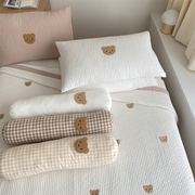 韩国网(韩国网)红小熊床盖三件套全棉绗缝，夹棉儿童床单榻榻米床可水洗机洗