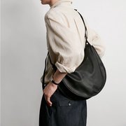 纯色超实用包包男女通用通勤软皮极简百搭半圆包单肩斜挎包