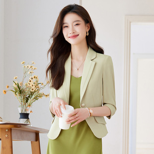 浅绿色时尚春款外套女小个子西装，2024韩系气质修身七分袖西服
