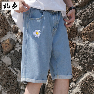 乱步夏季短款浅色牛仔裤，男小雏菊刺绣五分裤，宽松潮流直筒短裤