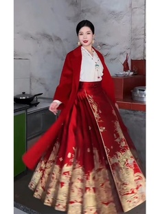 新中式红色本命年婚礼敬酒服国风，印花马面裙套装长款毛呢大衣秋冬