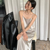 高级感缎面醋酸连衣裙2024春韩系优雅性感方领吊带裙纯色长裙