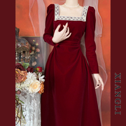 巷里法式复古红色连衣裙，秋冬宫廷赫本拼接显瘦气质敬酒礼服丝绒裙