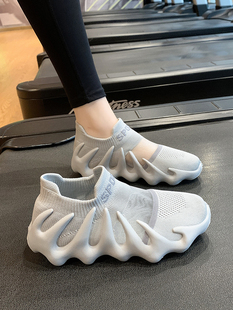 训练健身鞋女跳绳厚底跑步机鞋瑜伽室内专用软底轻便减震运动鞋女