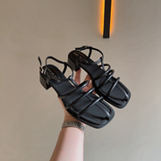 丑魅儿法式镂空凉鞋，女2024细带交叉编织粗跟罗马鞋猪笼鞋
