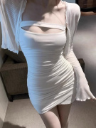2024秋夏季气质短外套白色抹胸配吊带连衣裙女性感露肩披肩