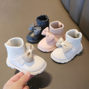秋冬女宝宝加绒公主皮靴1一2岁婴儿软底学步鞋子女童短靴小童棉靴