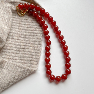 新中式2024新年款小众红色玛瑙，手工串珠项链时髦毛衣链简约锁骨链