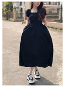 气质百搭黑天鹅连衣裙假两件高腰拼接时尚，设计款方领显瘦长裙