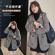 2022年大码女装韩版复古风双排扣外套胖妹妹冬季款洋气千鸟格上衣
