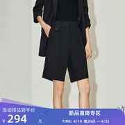 lily2024夏女装(夏女装)都市通勤款，设计感不对称显瘦高腰直筒休闲短裤